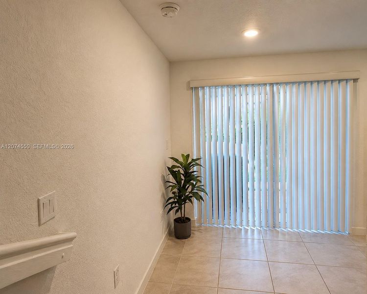 Spacious, unfurnished interior of a new home in , Pompano Beach (Image 19).