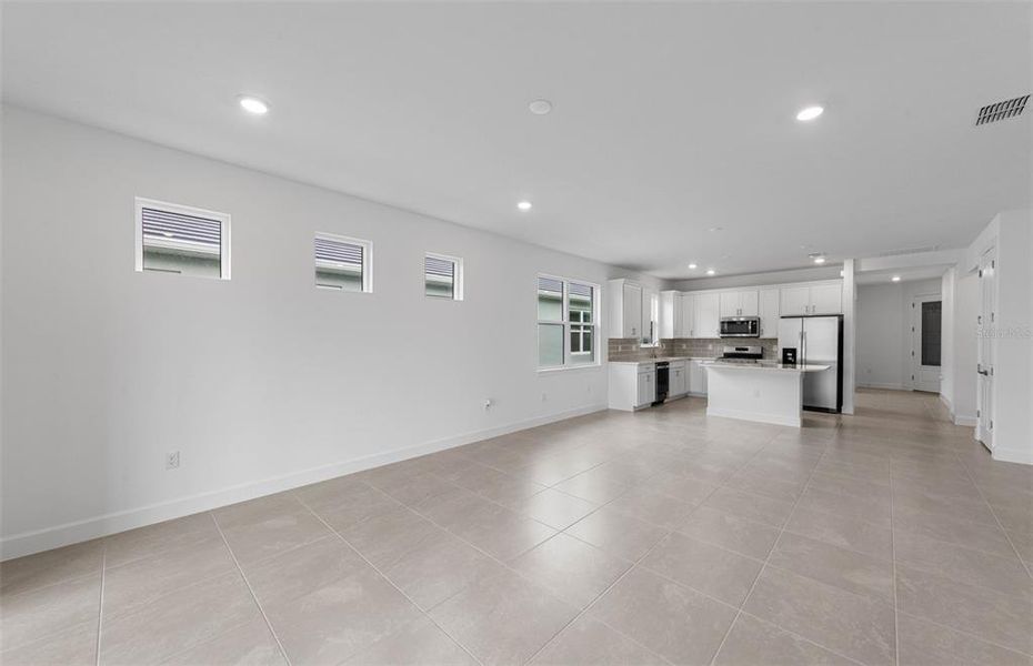 Spacious, unfurnished interior of a new home in Shores at Stillwater, Englewood (Image 15).