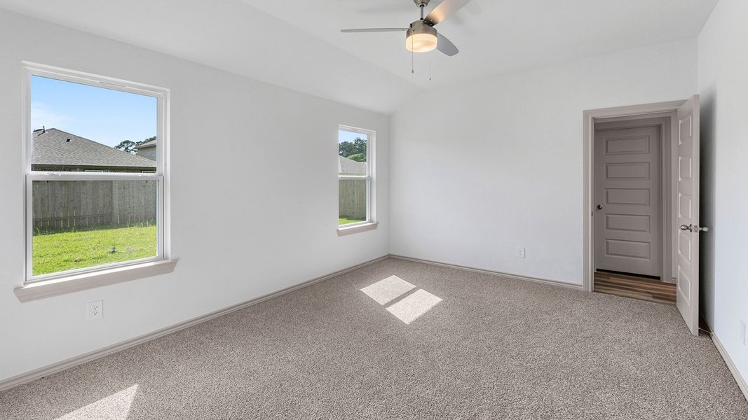 Spacious, unfurnished interior of a new home in Reserve at Mallard Lakes, Orange (Image 11).