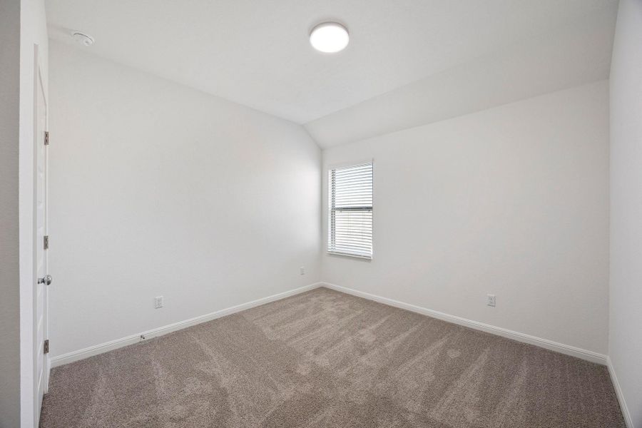 Spacious, unfurnished interior of a new home in Trinity Ranch, Elgin (Image 18).