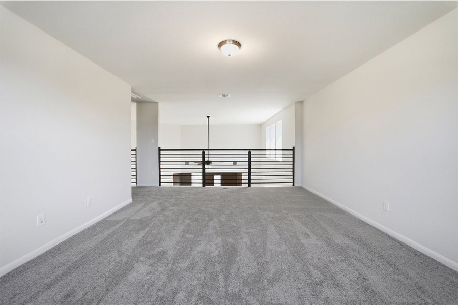 Spacious, unfurnished interior of a new home in Laurel Vistas, San Antonio (Image 53).