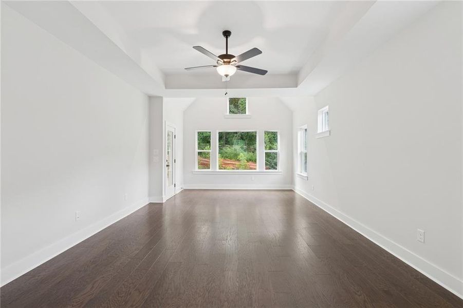 Spacious, unfurnished interior of a new home in Settingdown Farms, Cumming (Image 28).