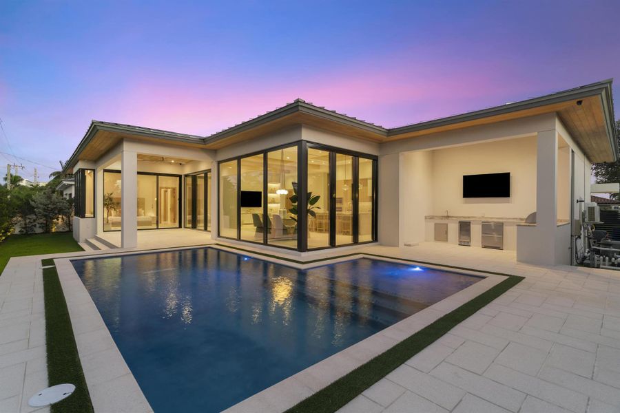 Exterior details and patio area of a home in , Fort Lauderdale (Image 27). Exterior details and patio area of a home in , Fort Lauderdale (Image 27).