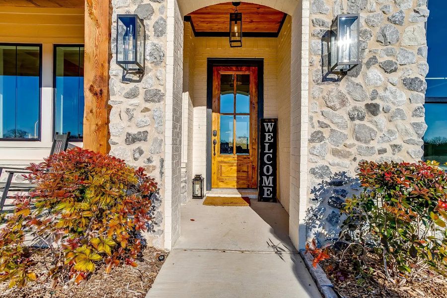 Representative exterior details of a home built from the The Avery by Elmwood Custom Homes in Aledo Heights, Aledo (Image 12).