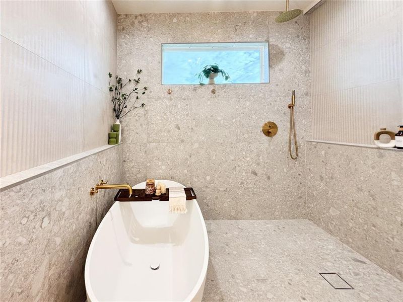 Image 83 of a home in .