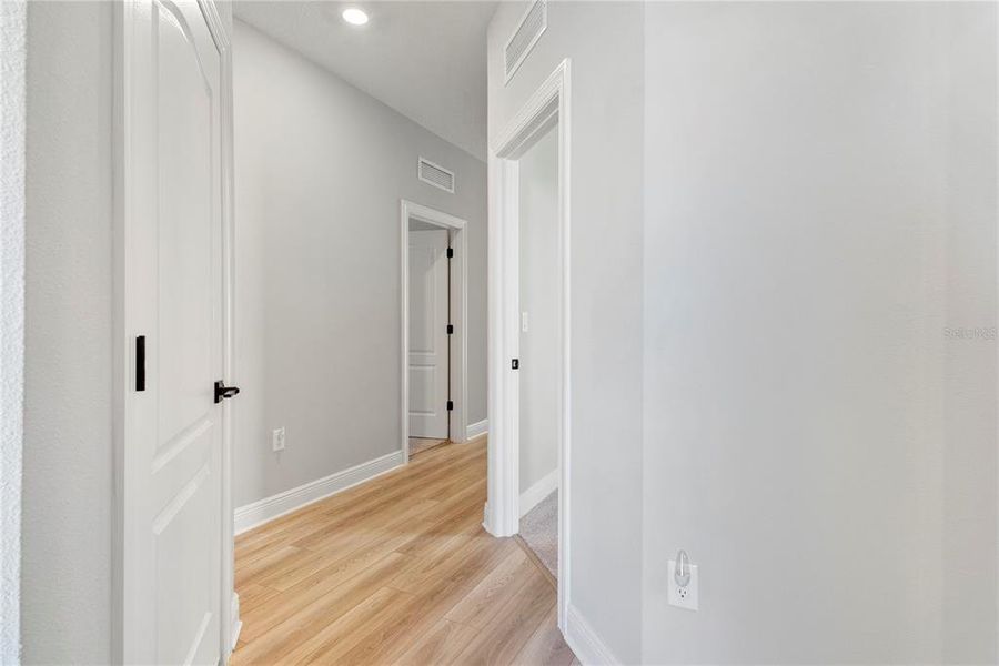 Spacious, unfurnished interior of a new home in Reunion Village, Kissimmee (Image 31).