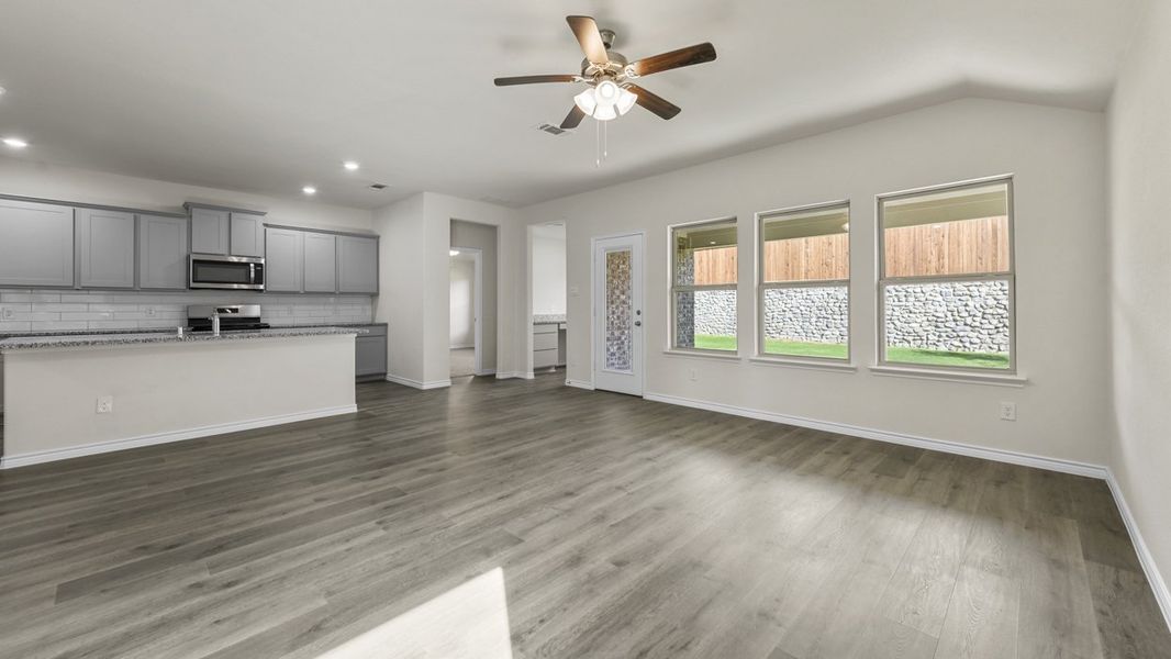 Spacious, unfurnished interior of a new home in Trailstone, Caddo Mills (Image 10).