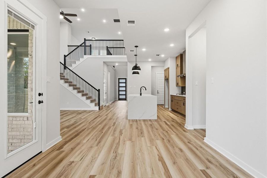 Spacious, unfurnished interior of a new home in Wolf Ranch, Georgetown (Image 35). Spacious, unfurnished interior of a new home in Wolf Ranch, Georgetown (Image 35).