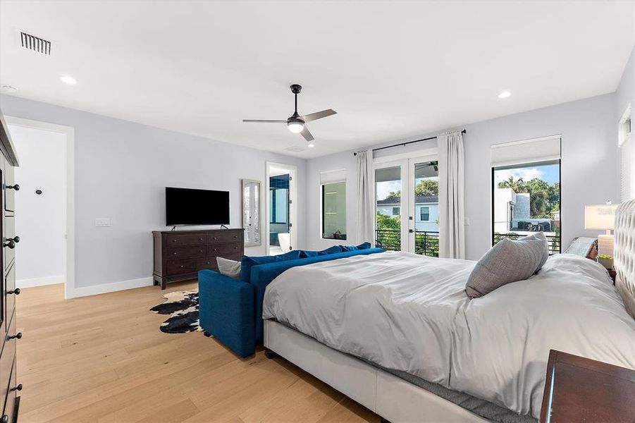 Furnished interior view inside a new home in , Tampa (Image 9).