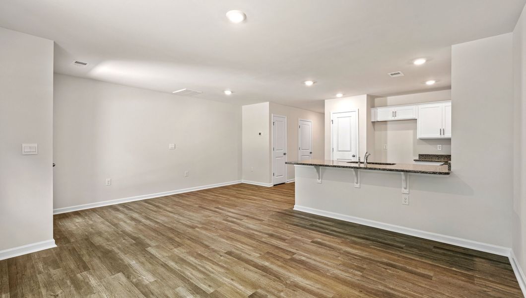 Spacious, unfurnished interior of a new home in Covington Village, Greer (Image 15).
