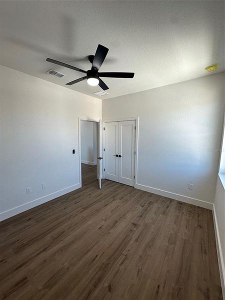 Spacious, unfurnished interior of a new home in , Tampa (Image 13).