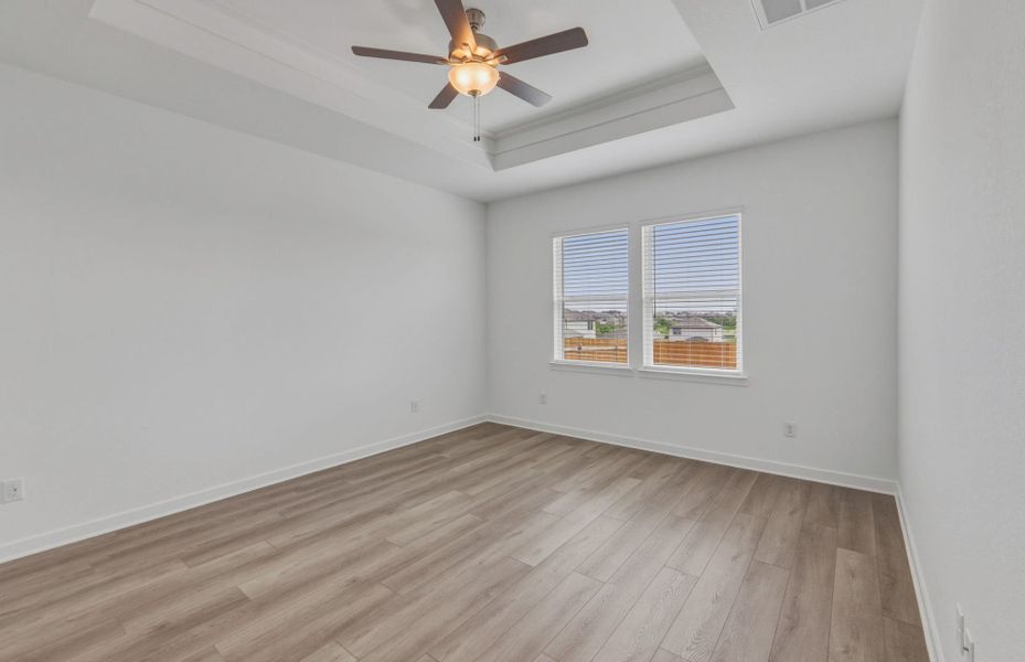 Spacious, unfurnished interior of a new home in Skyview, Belton (Image 11).