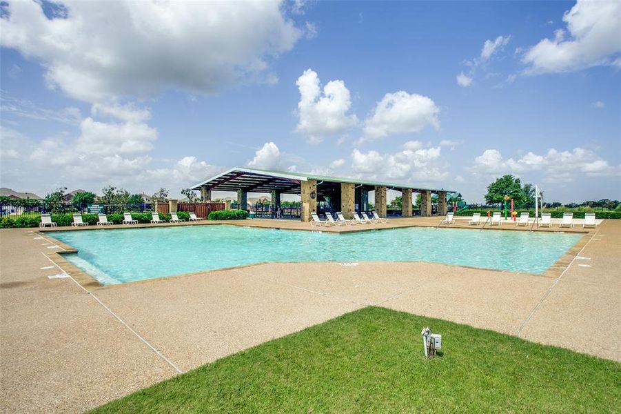 Community amenities in , Forney (Image 27).