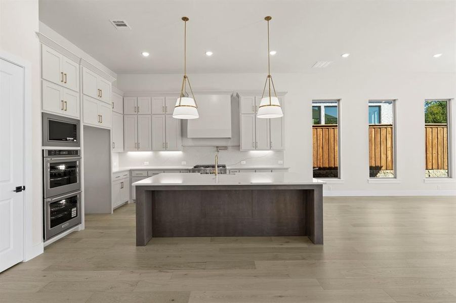 24. 741 Capella - Kitchen 24. 741 Capella - Kitchen