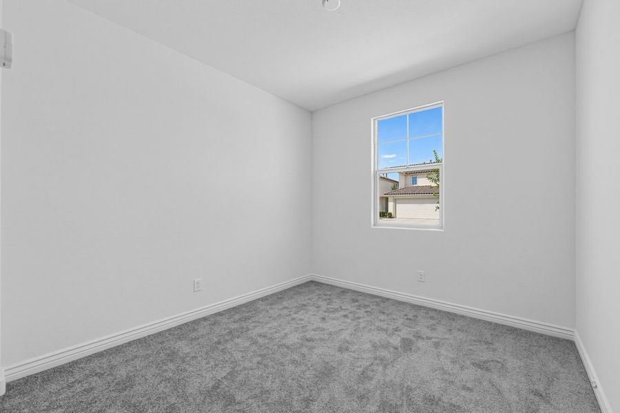 Spacious, unfurnished interior of a new home in Combs Ranch, San Tan Valley (Image 15).