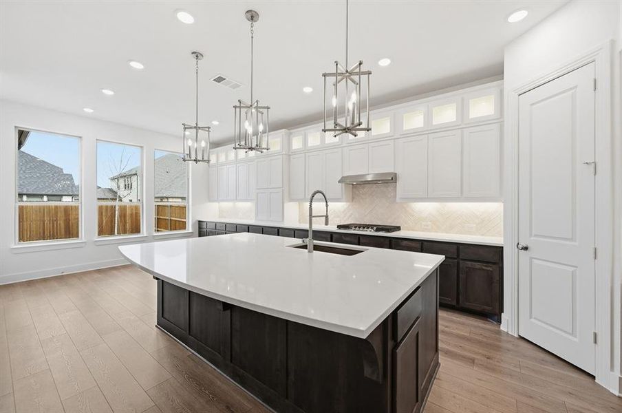 Furnished interior view inside a new home in Dove Hollow, Waxahachie (Image 10).