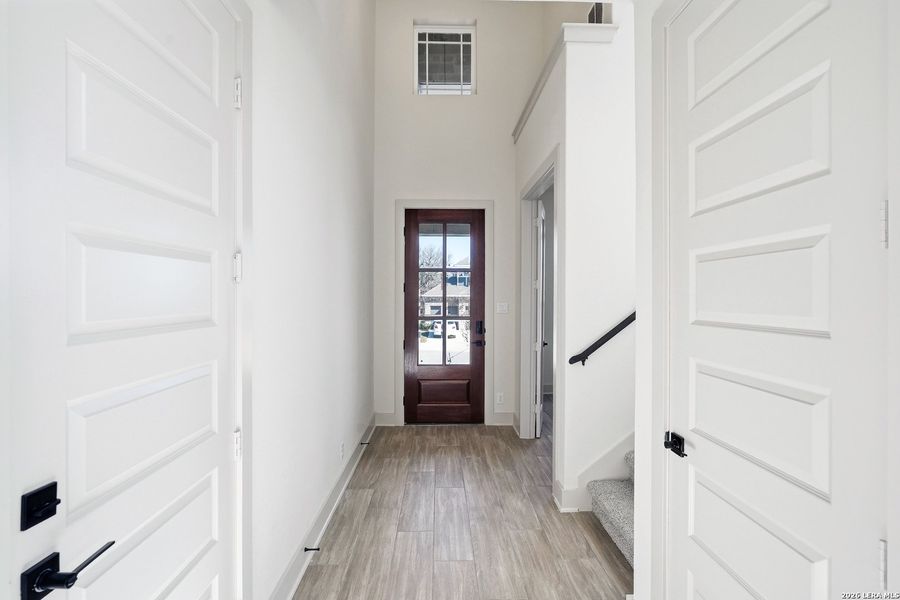 Spacious, unfurnished interior of a new home in Buffalo Crossing, Cibolo (Image 37).