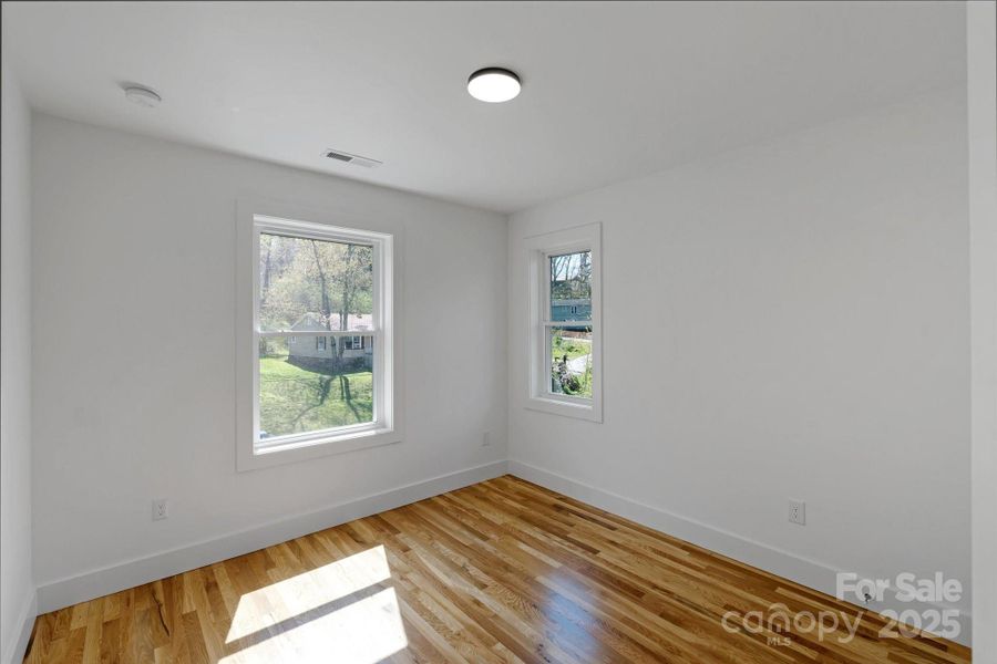 Spacious, unfurnished interior of a new home in , Asheville (Image 16).