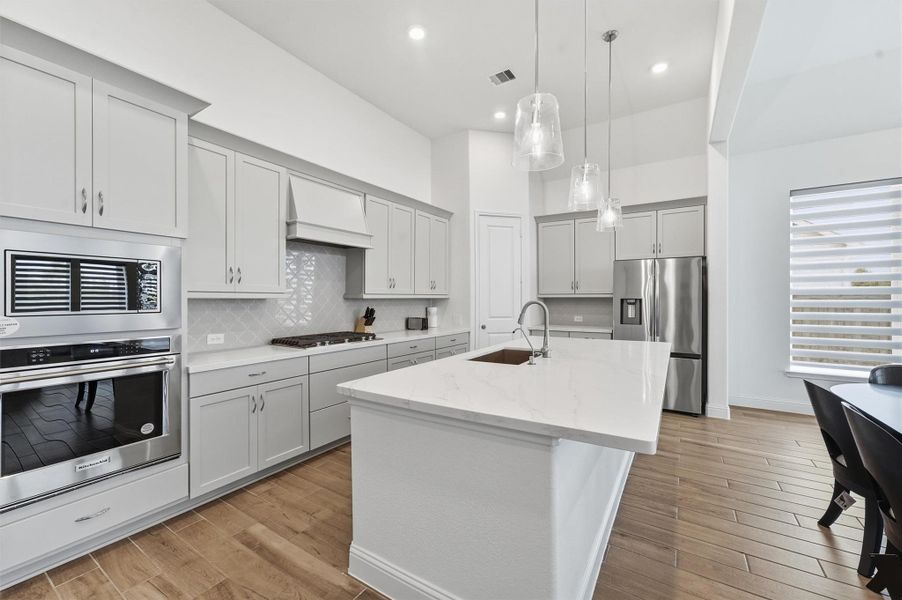 Open plan kitchen with breakfast island