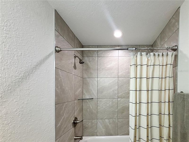 Close-up of interior finishes inside a home in , Dunnellon (Image 22).