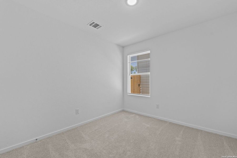 Spacious, unfurnished interior of a new home in Guadalupe Ridge, New Braunfels (Image 24).