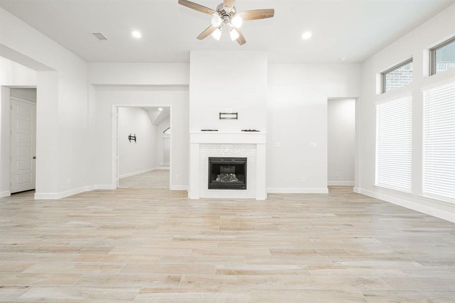 Spacious, unfurnished interior of a new home in Ventana 70', Fort Worth (Image 31).