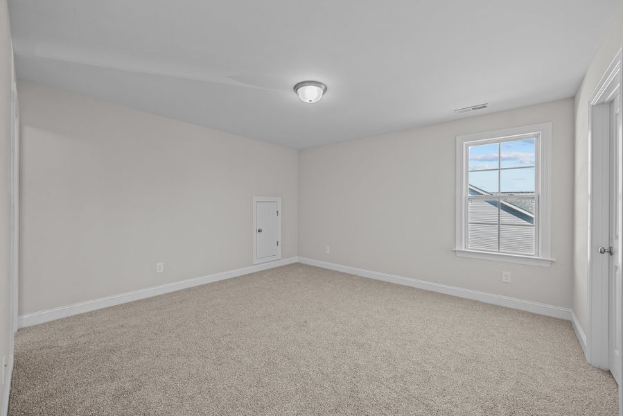 Spacious, unfurnished interior of a new home in Kennedy's Crossing, Grimesland (Image 13). Spacious, unfurnished interior of a new home in Kennedy's Crossing, Grimesland (Image 13).
