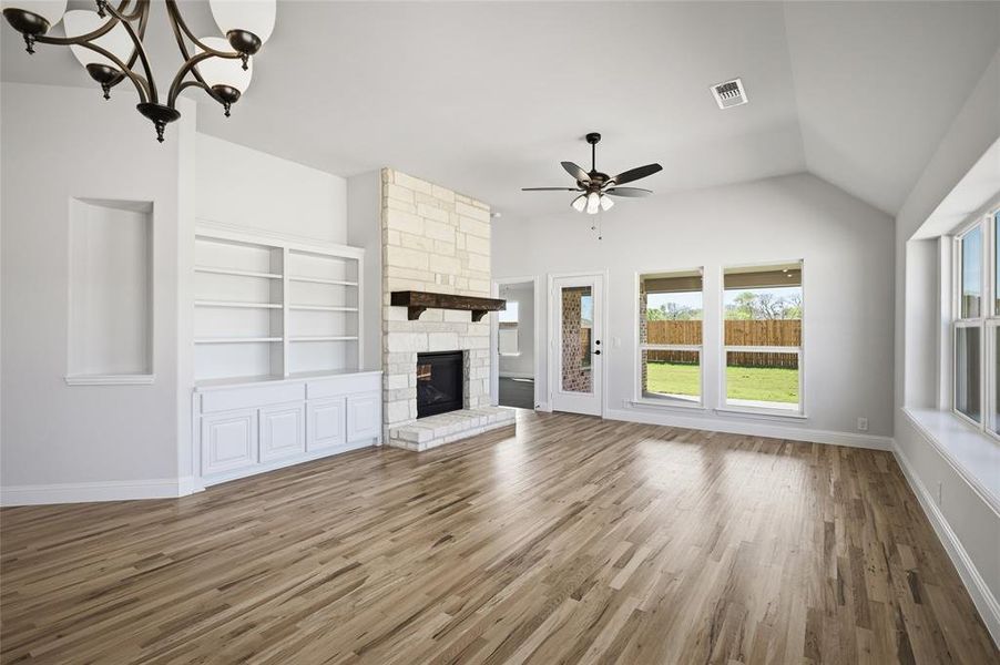 Spacious, unfurnished interior of a new home in Meadow Vista, Anna (Image 17).