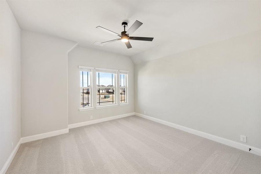 Spacious, unfurnished interior of a new home in Timberbrook, Justin (Image 33).