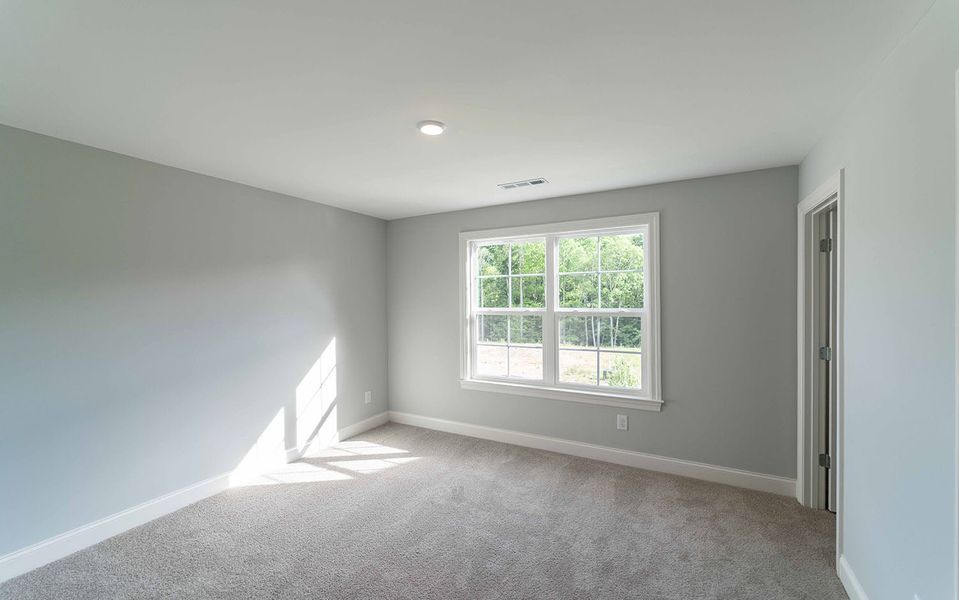Spacious, unfurnished interior of a new home in Aden Woods, Fairview (Image 21).