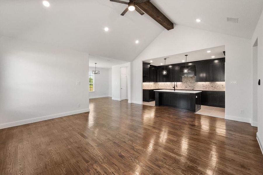 Spacious, unfurnished interior of a new home in , Corsicana (Image 34).