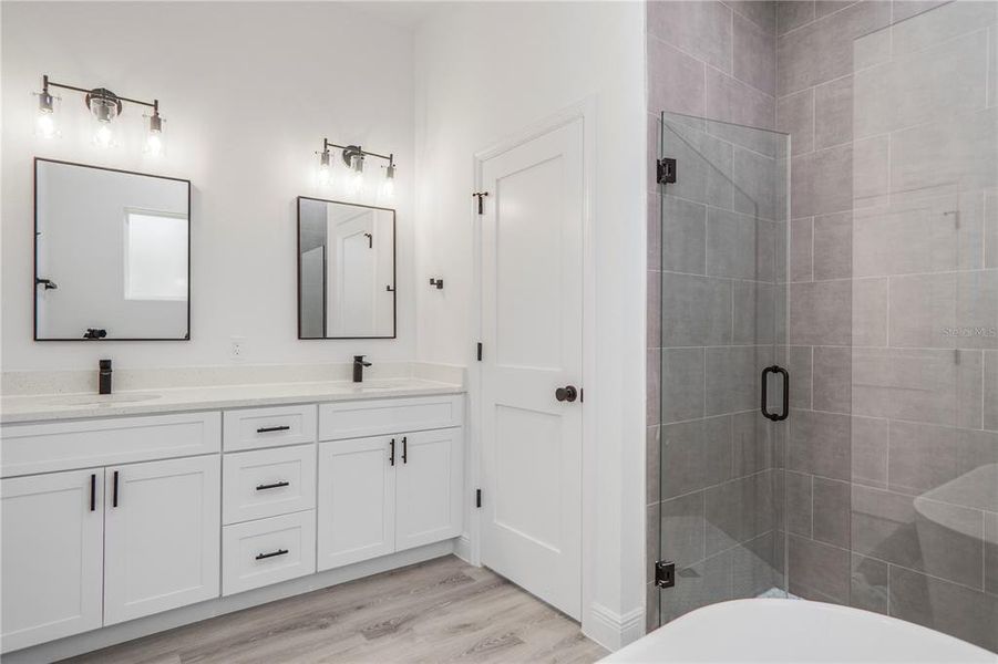 Furnished interior view inside a new home in , Dunnellon (Image 6).