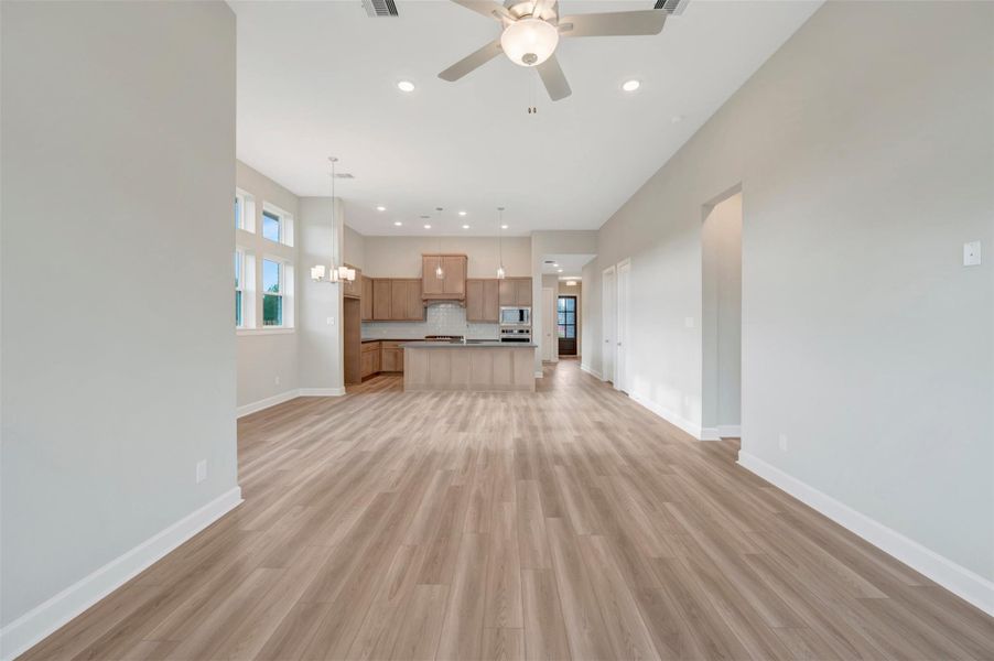 Spacious, unfurnished interior of a new home in COLTON - Reserve Collection, Todd Mission (Image 19).