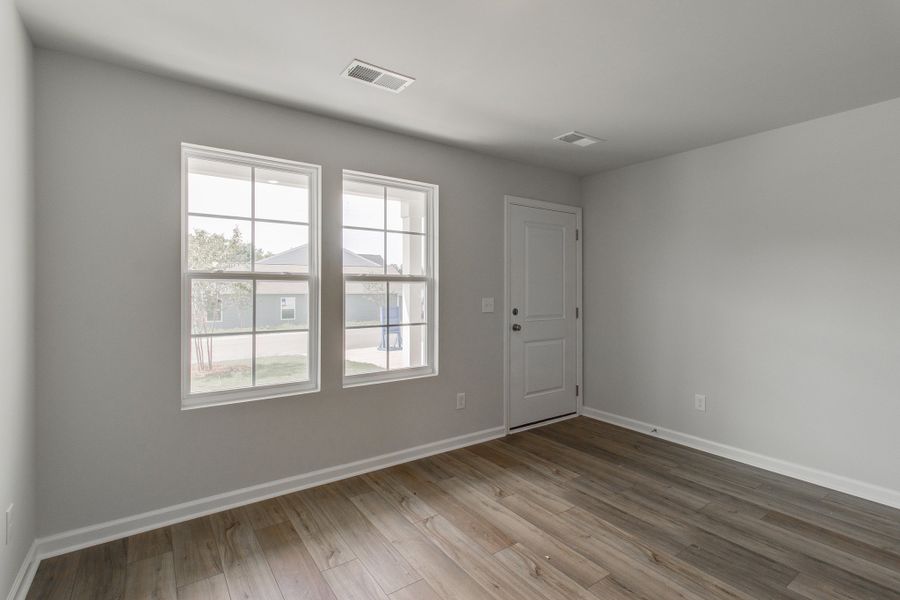 Spacious, unfurnished interior of a new home in Bluefield, Lexington (Image 14).