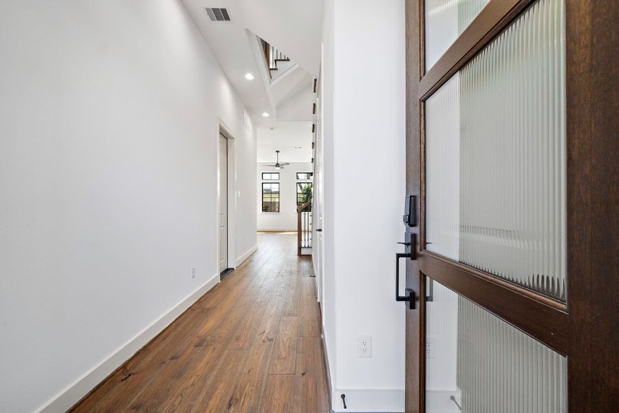 Spacious, unfurnished interior of a new home in Spring Valley Creek, Houston (Image 28).