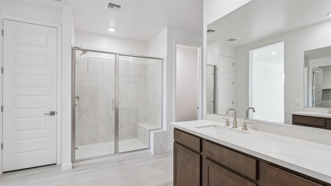 Furnished interior view inside a new home in Aloravita, Peoria (Image 11).