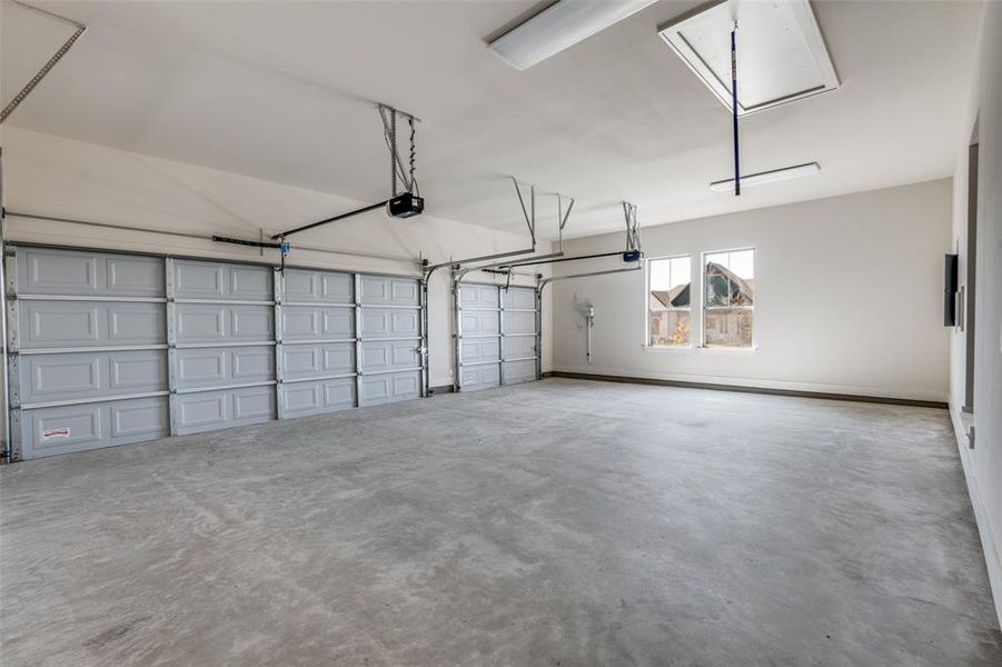 Spacious, unfurnished interior of a new home in , Nevada (Image 28).