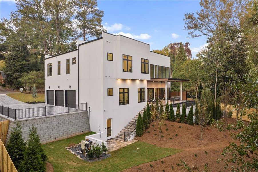 Image 34 of a home in .