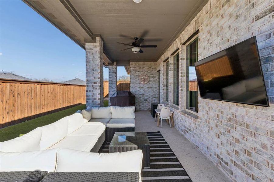 Exterior details and patio area of a home in Stoneridge, Melissa (Image 3).