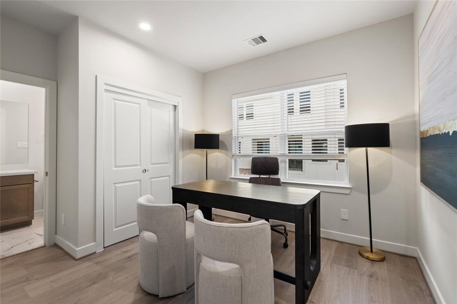 Furnished interior view inside a new home in Willowbend Point, Houston (Image 23).
