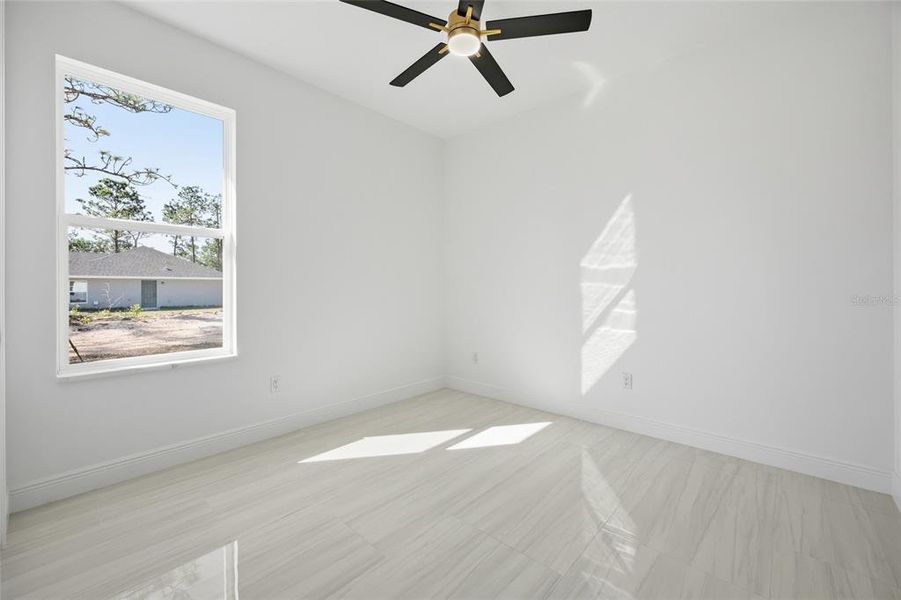 Spacious, unfurnished interior of a new home in , Ocala (Image 35).
