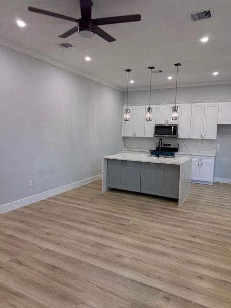 Spacious, unfurnished interior of a new home in , Houston (Image 7).