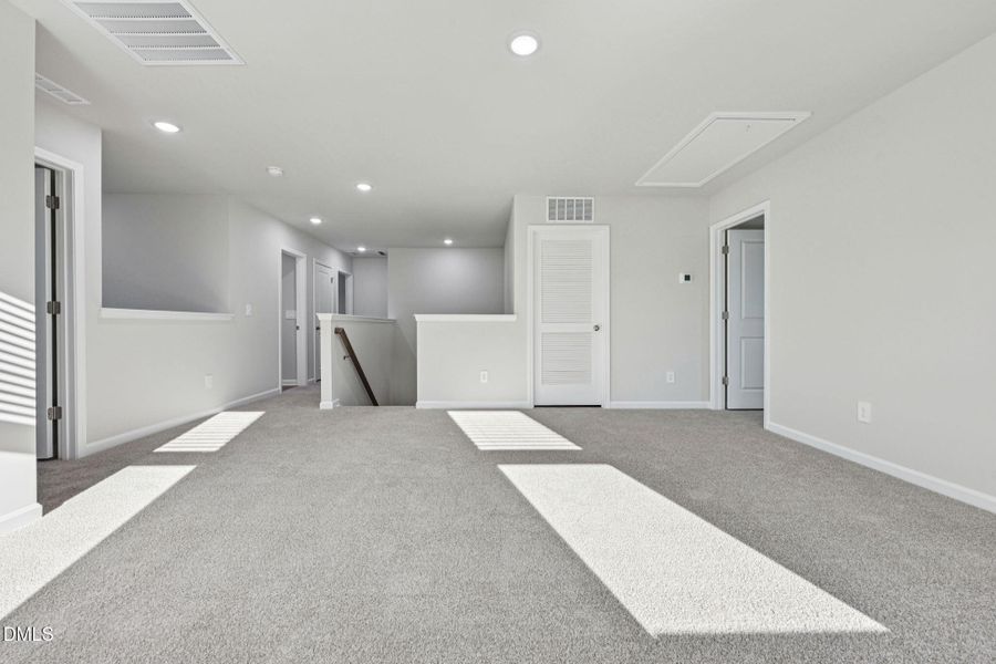 23-web-or-mls-Raleigh - Oak Manor - 537