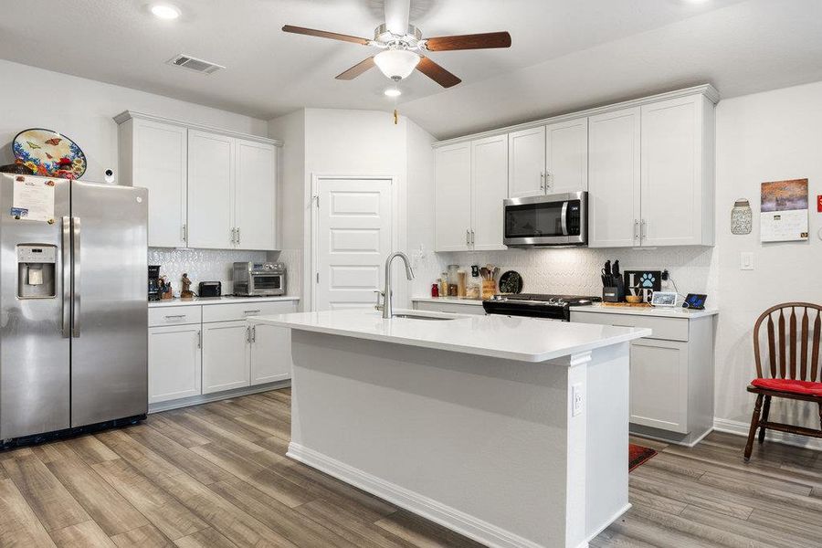 Furnished interior view inside a new home in Durango Farms - Boulevard Collection, Hutto (Image 28).