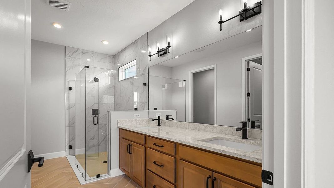 Owner's Suite Bath Owner's Suite Bath