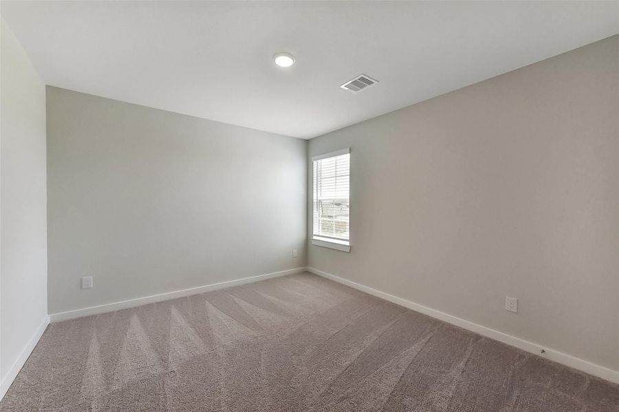 Spacious, unfurnished interior of a new home in River Ranch Meadows, Dayton (Image 32).