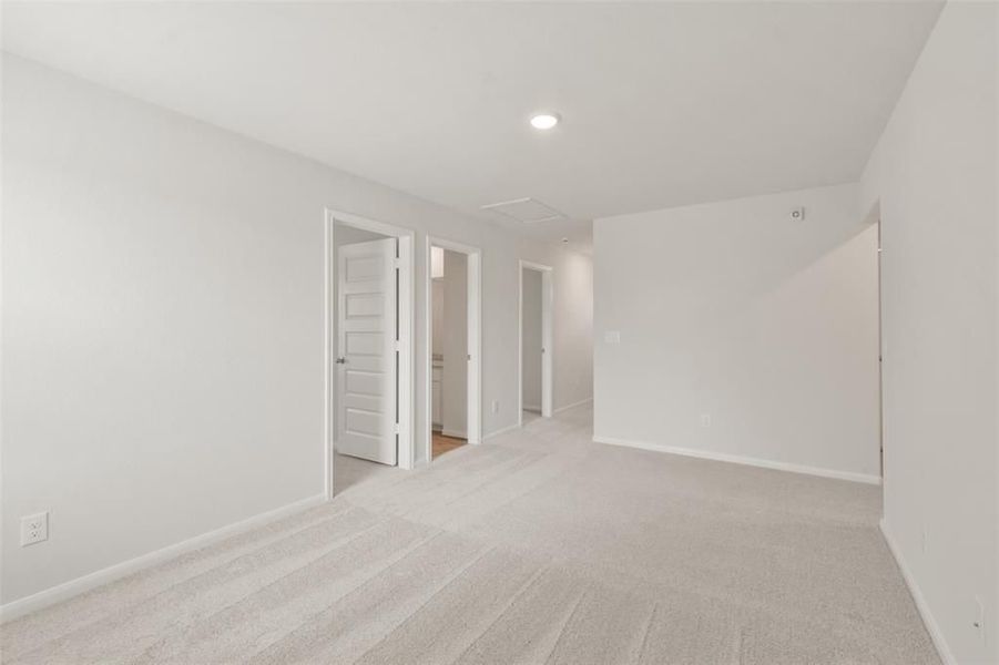 Spacious, unfurnished interior of a new home in Lakes at Black Oak, Magnolia (Image 26).