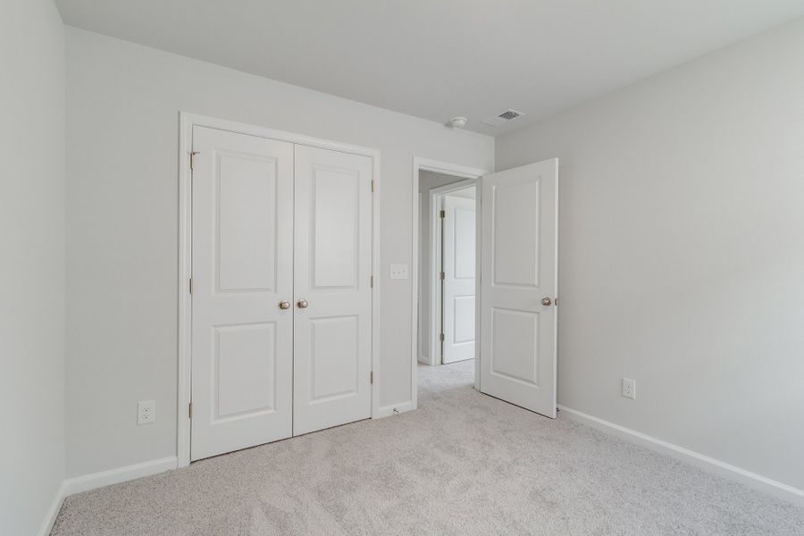 Spacious, unfurnished interior of a new home in Bluefield, Lexington (Image 33).
