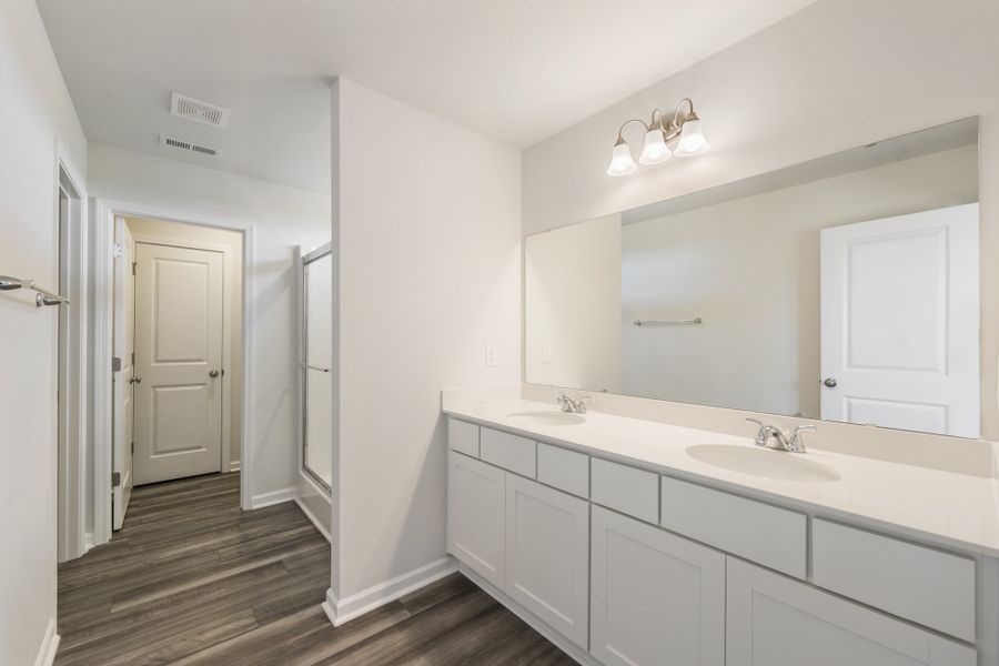 Furnished interior view inside a new home in Richmond Hill, Inman (Image 7).