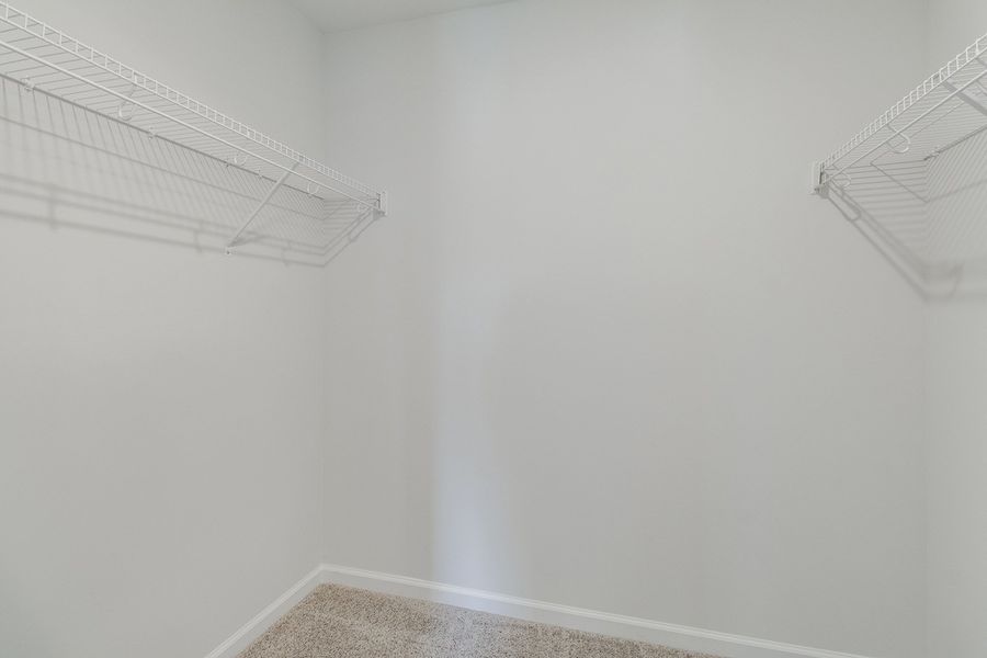 Spacious, unfurnished interior of a new home in Astoria, Columbia (Image 23).